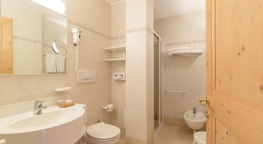 ***  Hotel Garni La Stua 셀바디카도르 이탈리아