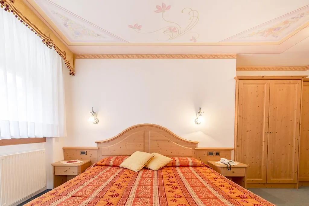 ***  Hotel Garni La Stua 셀바디카도르 이탈리아
